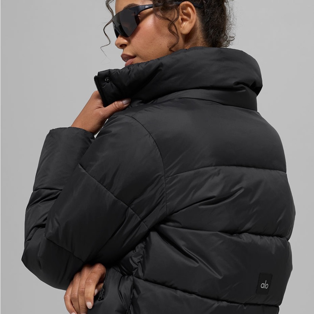 ALO Yoga Women's Gold Rush Black Puffer Jacket